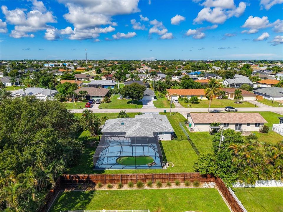 For Sale: $299,000 (3 beds, 2 baths, 1226 Square Feet)