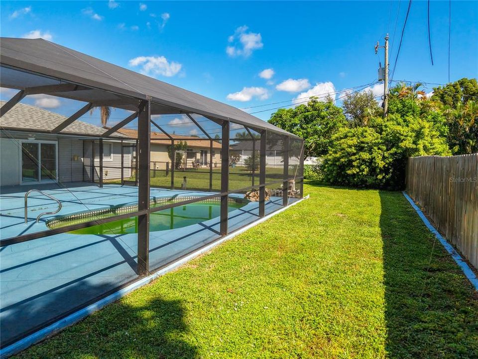 For Sale: $299,000 (3 beds, 2 baths, 1226 Square Feet)