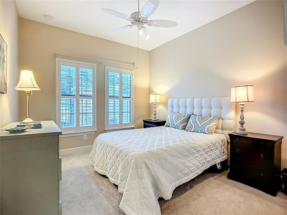 Activo con contrato: $925,000 (3 camas, 3 baños, 2328 Pies cuadrados)