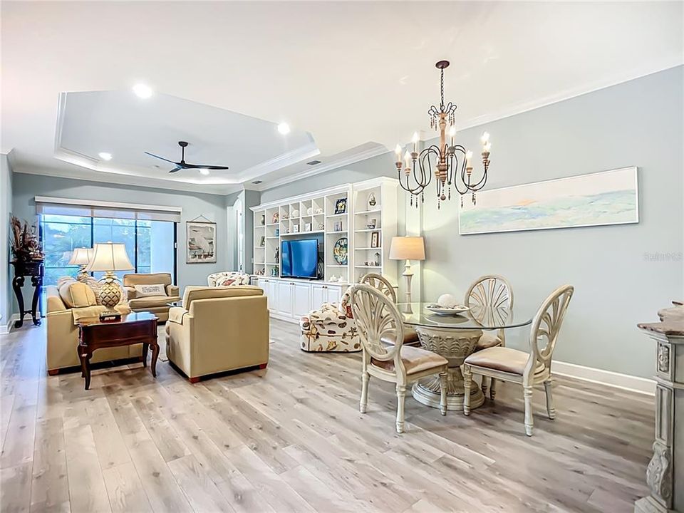 Activo con contrato: $925,000 (3 camas, 3 baños, 2328 Pies cuadrados)