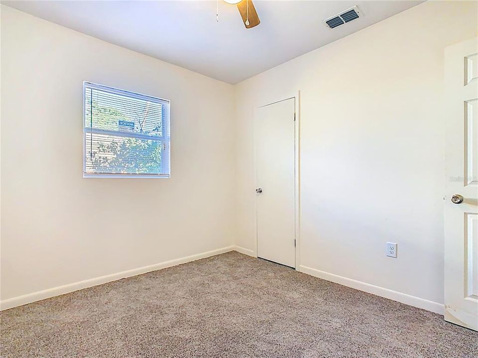 На продажу: $219,000 (4 спален, 2 ванн, 1394 Квадратных фут)