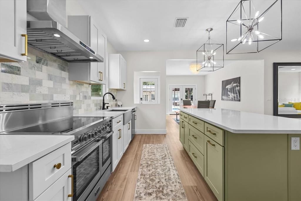 待售: $1,149,000 (4 贝兹, 3 浴室, 2573 平方英尺)