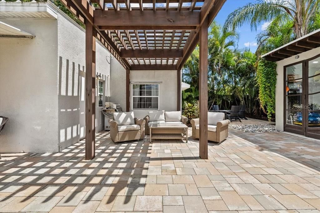 待售: $1,149,000 (4 贝兹, 3 浴室, 2573 平方英尺)