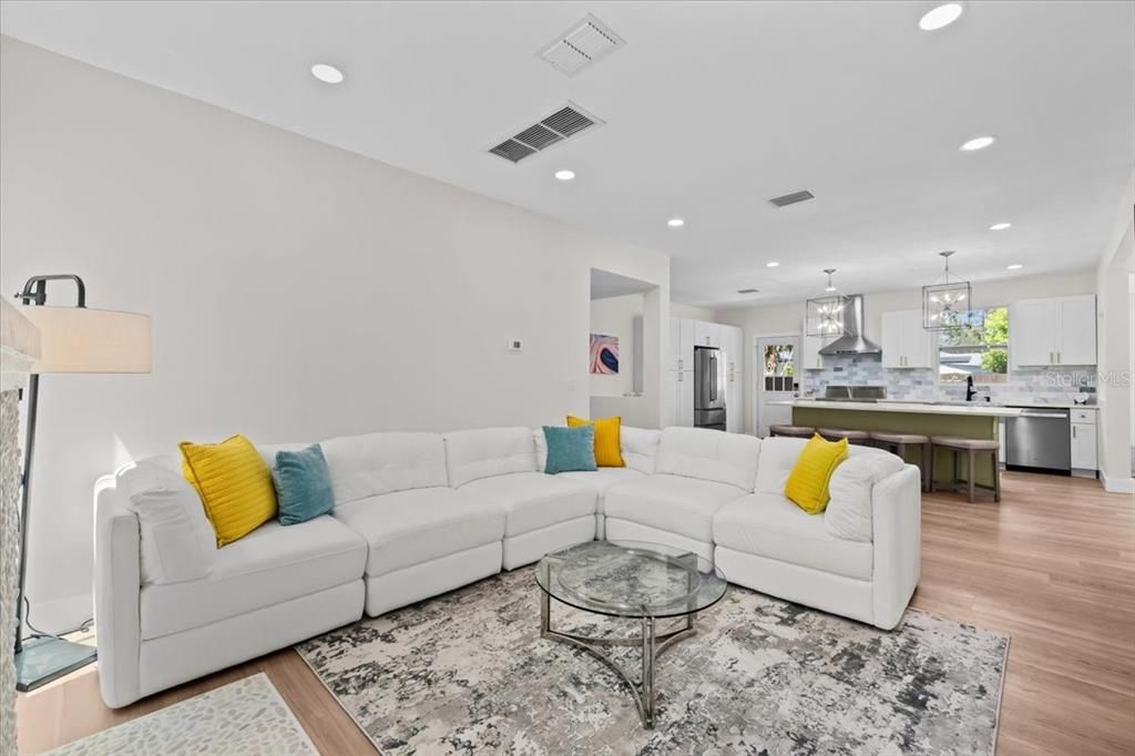 待售: $1,149,000 (4 贝兹, 3 浴室, 2573 平方英尺)