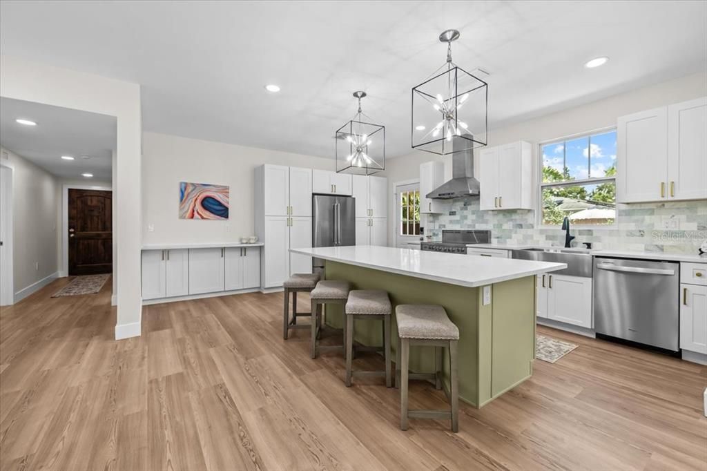 待售: $1,149,000 (4 贝兹, 3 浴室, 2573 平方英尺)