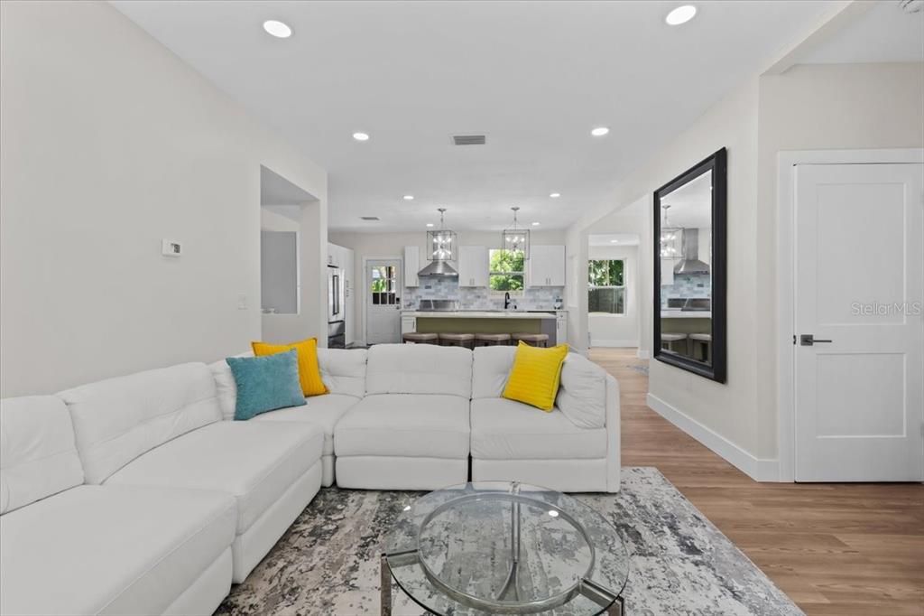 待售: $1,149,000 (4 贝兹, 3 浴室, 2573 平方英尺)