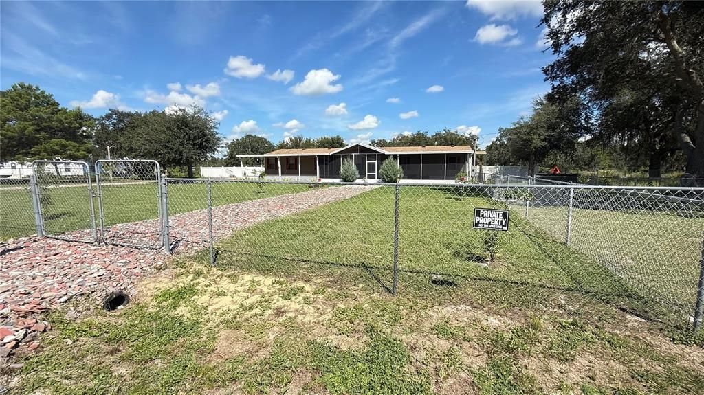 На продажу: $385,000 (6 спален, 3 ванн, 2040 Квадратных фут)