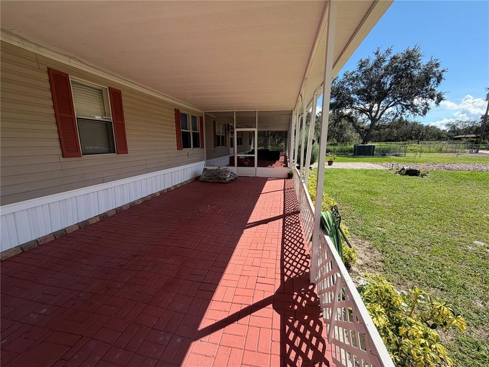 На продажу: $385,000 (6 спален, 3 ванн, 2040 Квадратных фут)