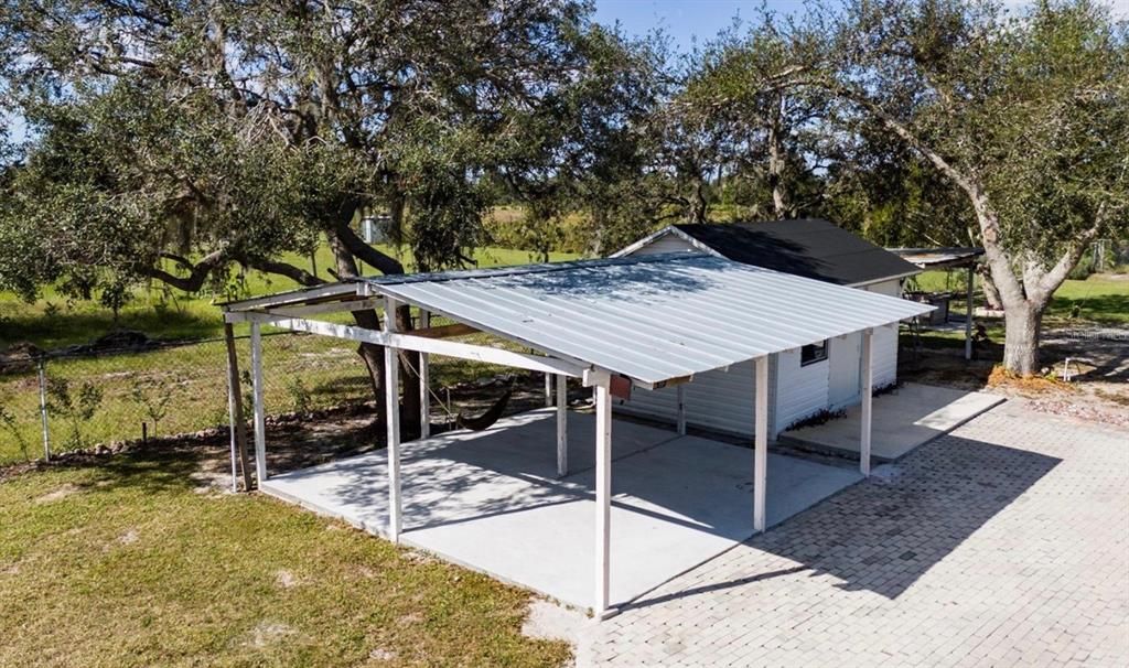 На продажу: $385,000 (6 спален, 3 ванн, 2040 Квадратных фут)