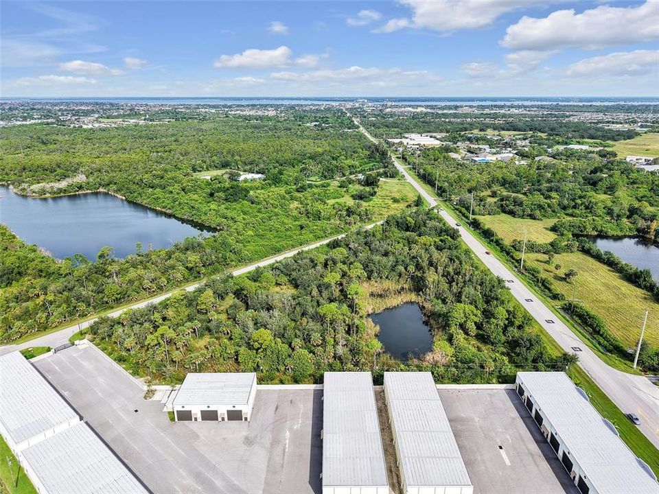 На продажу: $2,500,000 (6.91 acres)