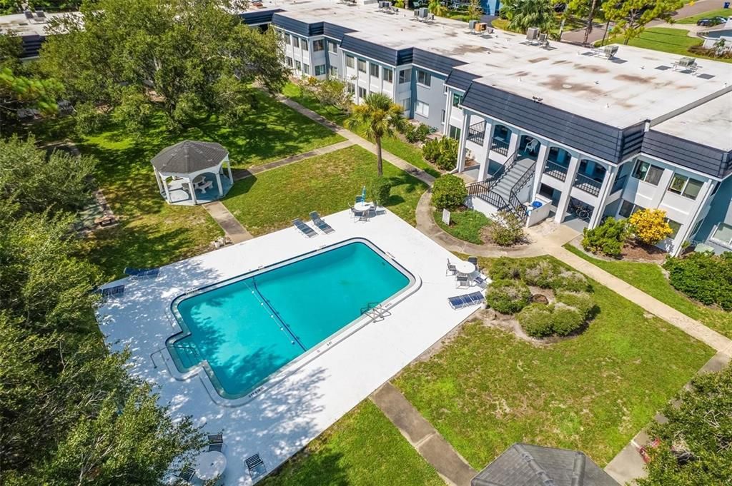 合同活跃: $85,000 (1 贝兹, 1 浴室, 780 平方英尺)