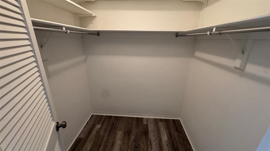 合同活跃: $85,000 (1 贝兹, 1 浴室, 780 平方英尺)