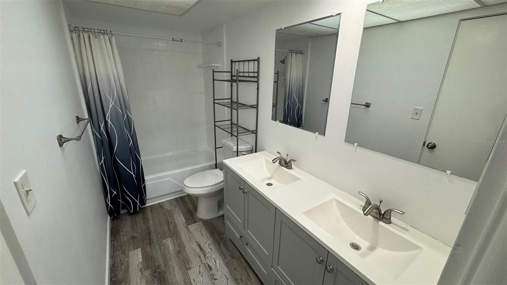 合同活跃: $85,000 (1 贝兹, 1 浴室, 780 平方英尺)