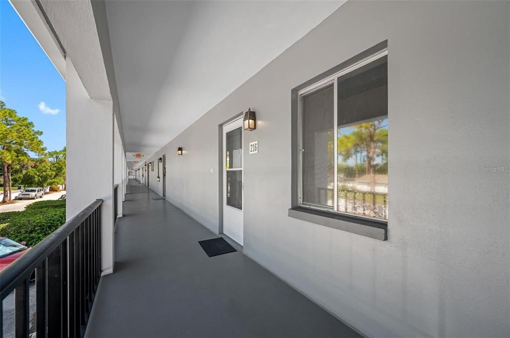 合同活跃: $85,000 (1 贝兹, 1 浴室, 780 平方英尺)