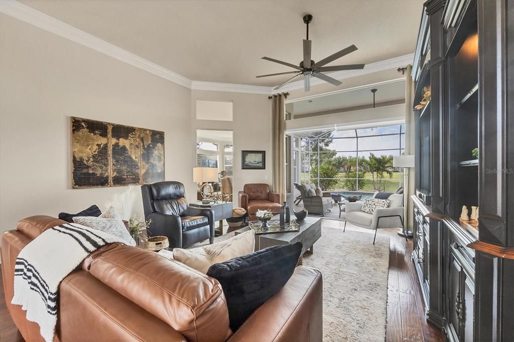 En Venta: $864,900 (4 camas, 3 baños, 3018 Pies cuadrados)