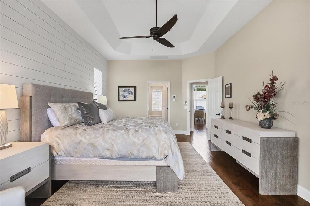 En Venta: $864,900 (4 camas, 3 baños, 3018 Pies cuadrados)