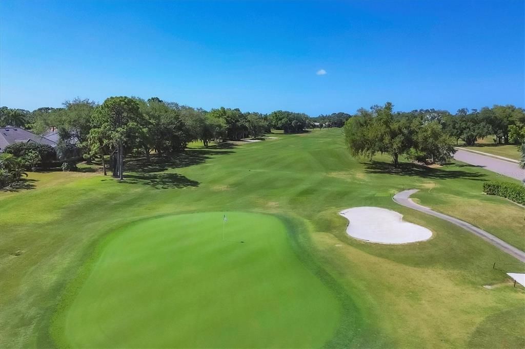 En Venta: $864,900 (4 camas, 3 baños, 3018 Pies cuadrados)