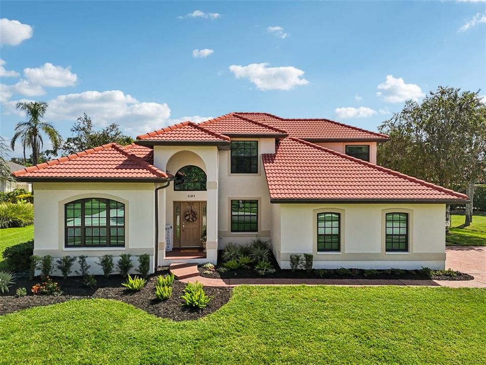 最近售出: $649,999 (3 贝兹, 2 浴室, 2661 平方英尺)