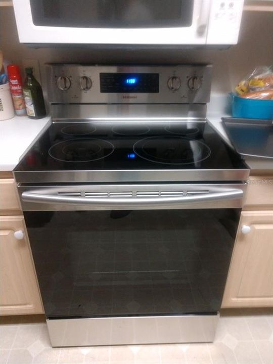 For Rent: $1,575 (2 beds, 2 baths, 975 Square Feet)