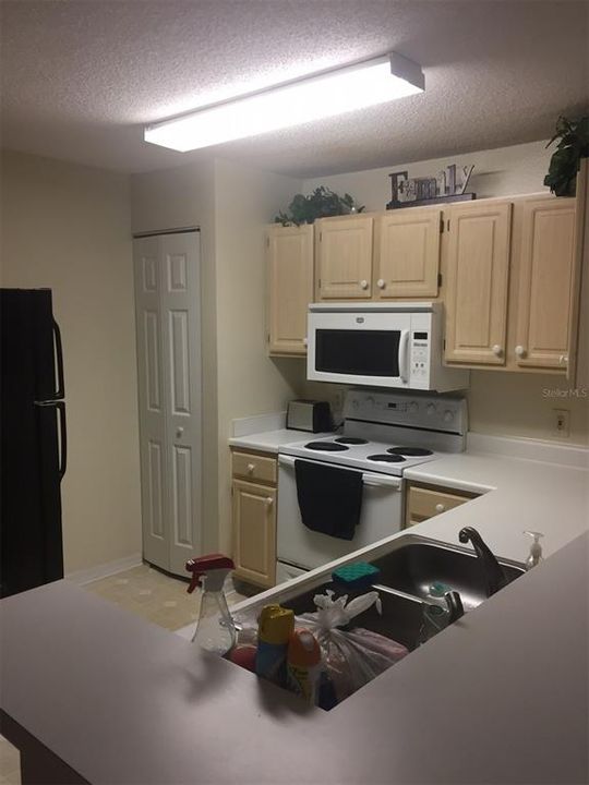 For Rent: $1,575 (2 beds, 2 baths, 975 Square Feet)