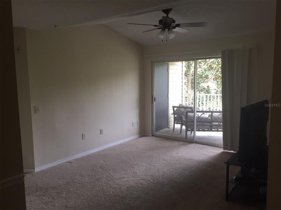 For Rent: $1,575 (2 beds, 2 baths, 975 Square Feet)