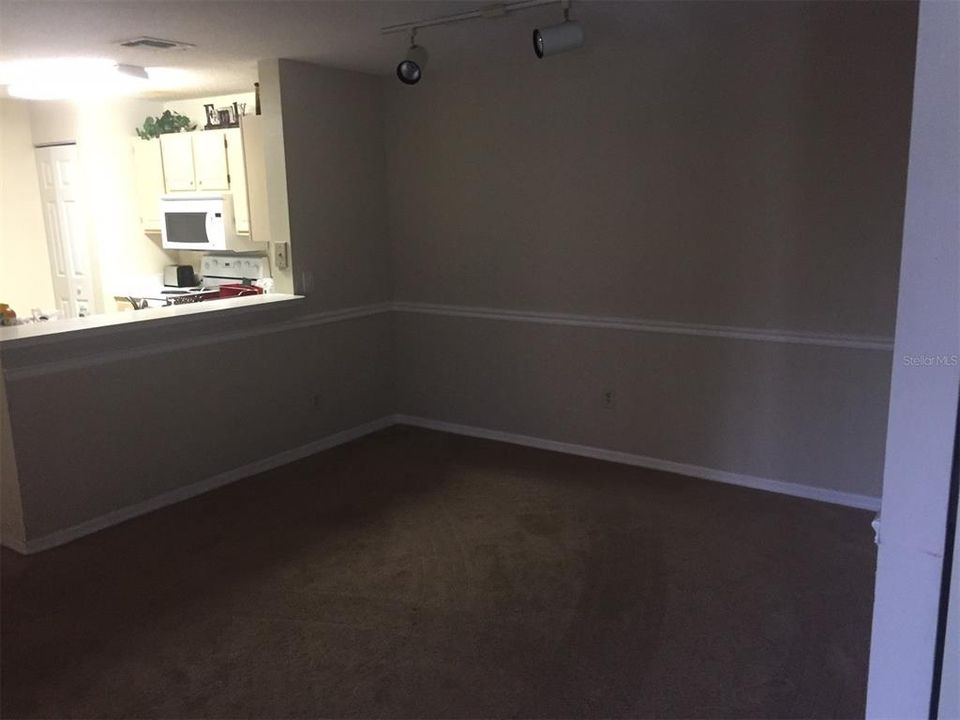 For Rent: $1,575 (2 beds, 2 baths, 975 Square Feet)