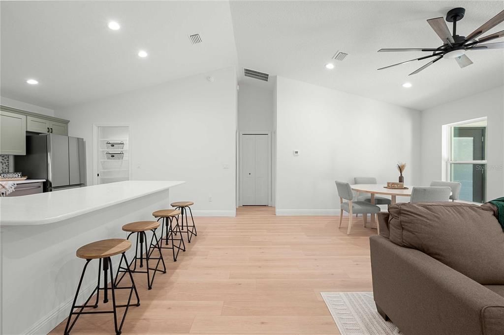 En Venta: $387,500 (3 camas, 2 baños, 1508 Pies cuadrados)