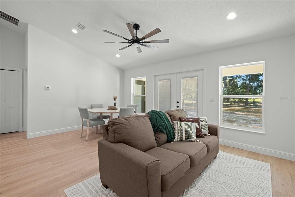 En Venta: $387,500 (3 camas, 2 baños, 1508 Pies cuadrados)