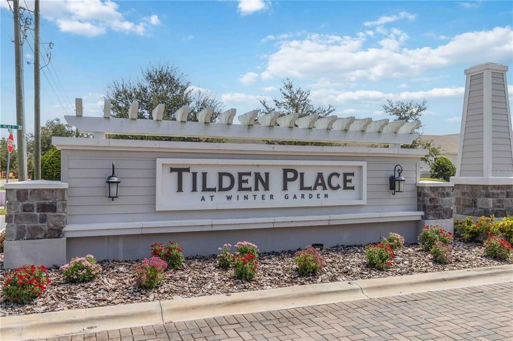 For Sale: $945,000 (6 beds, 4 baths, 3710 Square Feet)