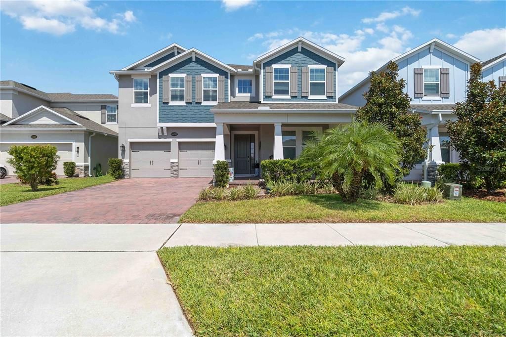 For Sale: $945,000 (6 beds, 4 baths, 3710 Square Feet)