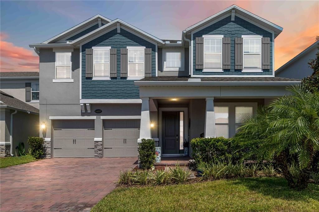 For Sale: $945,000 (6 beds, 4 baths, 3710 Square Feet)