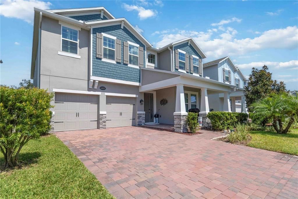 For Sale: $945,000 (6 beds, 4 baths, 3710 Square Feet)