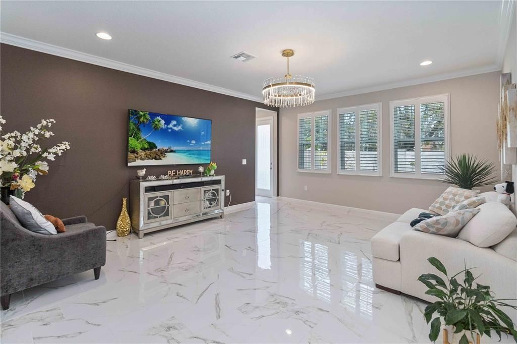 For Sale: $945,000 (6 beds, 4 baths, 3710 Square Feet)