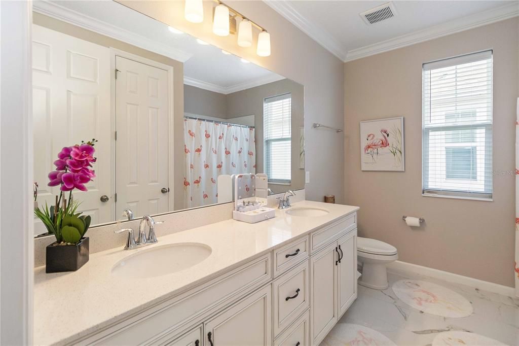 For Sale: $945,000 (6 beds, 4 baths, 3710 Square Feet)