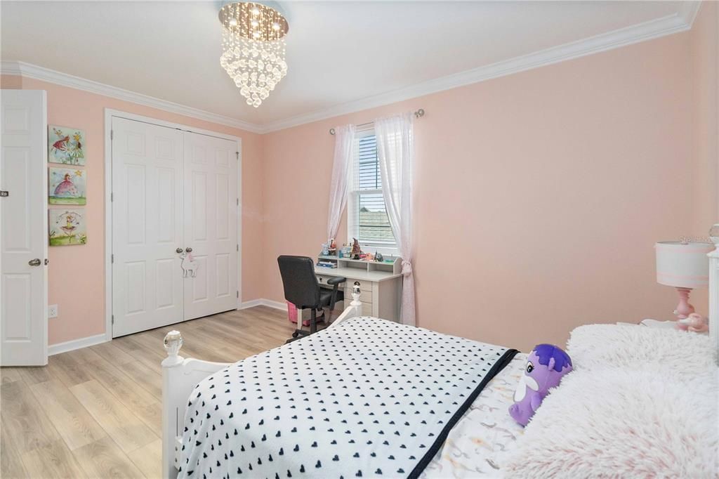 For Sale: $945,000 (6 beds, 4 baths, 3710 Square Feet)