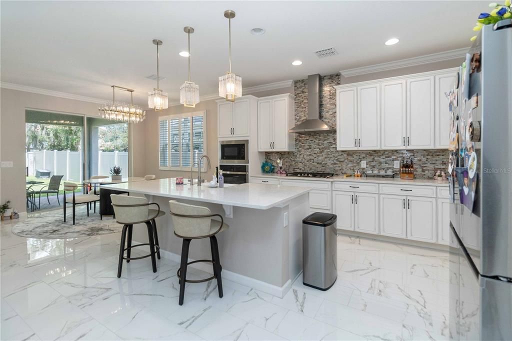 For Sale: $945,000 (6 beds, 4 baths, 3710 Square Feet)