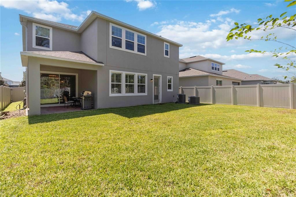 For Sale: $945,000 (6 beds, 4 baths, 3710 Square Feet)