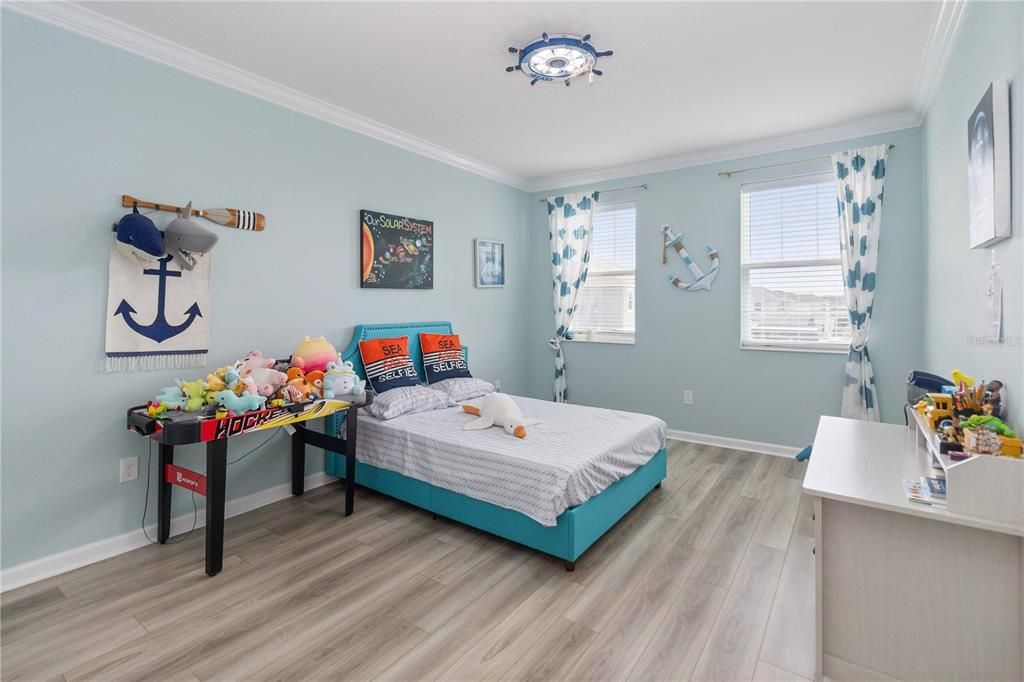 For Sale: $945,000 (6 beds, 4 baths, 3710 Square Feet)