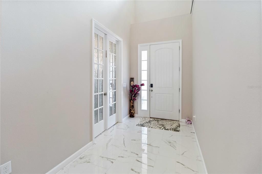 For Sale: $945,000 (6 beds, 4 baths, 3710 Square Feet)