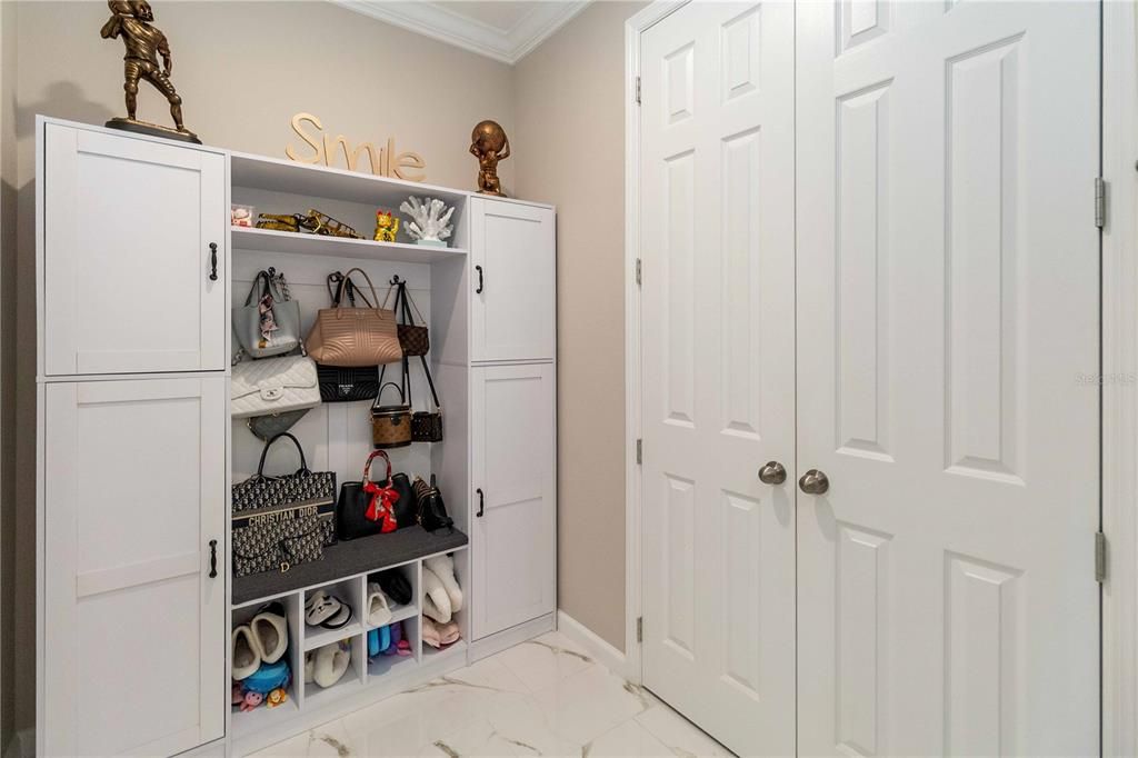 For Sale: $945,000 (6 beds, 4 baths, 3710 Square Feet)