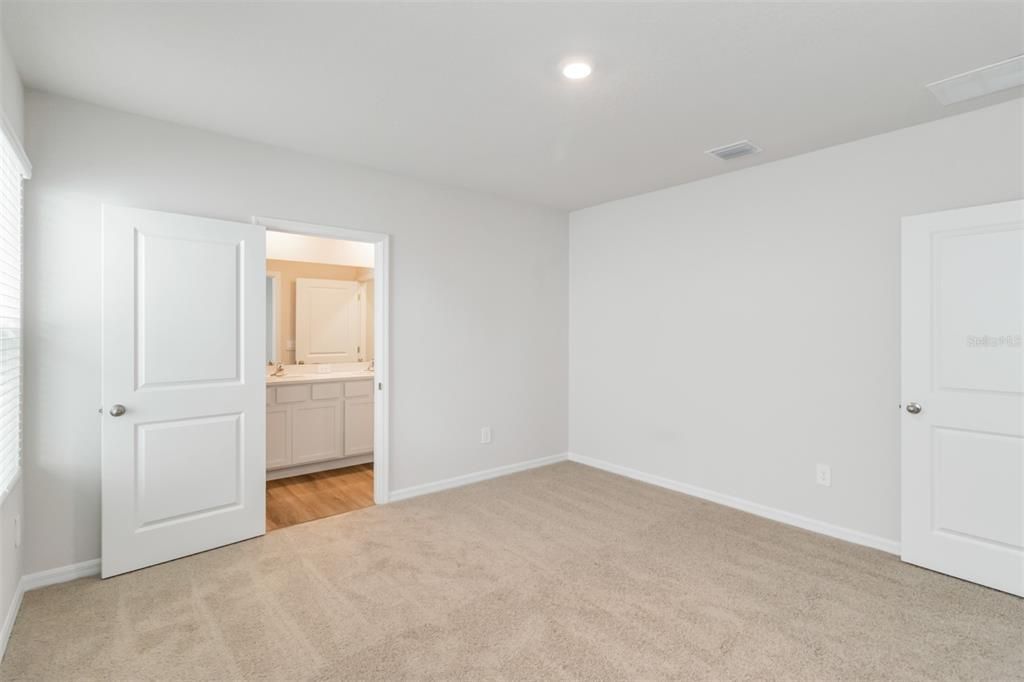 出租: $3,500 (4 贝兹, 2 浴室, 1665 平方英尺)