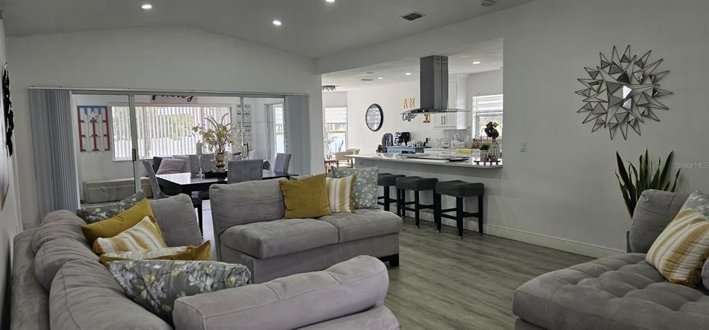 En Renta: $2,500 (3 camas, 2 baños, 1819 Pies cuadrados)