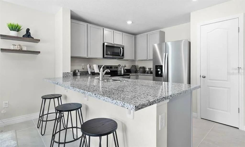 出租: $2,100 (3 贝兹, 2 浴室, 1463 平方英尺)