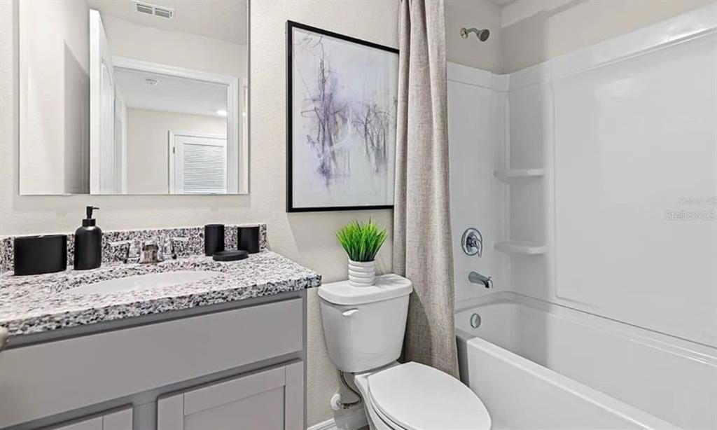 出租: $2,100 (3 贝兹, 2 浴室, 1463 平方英尺)