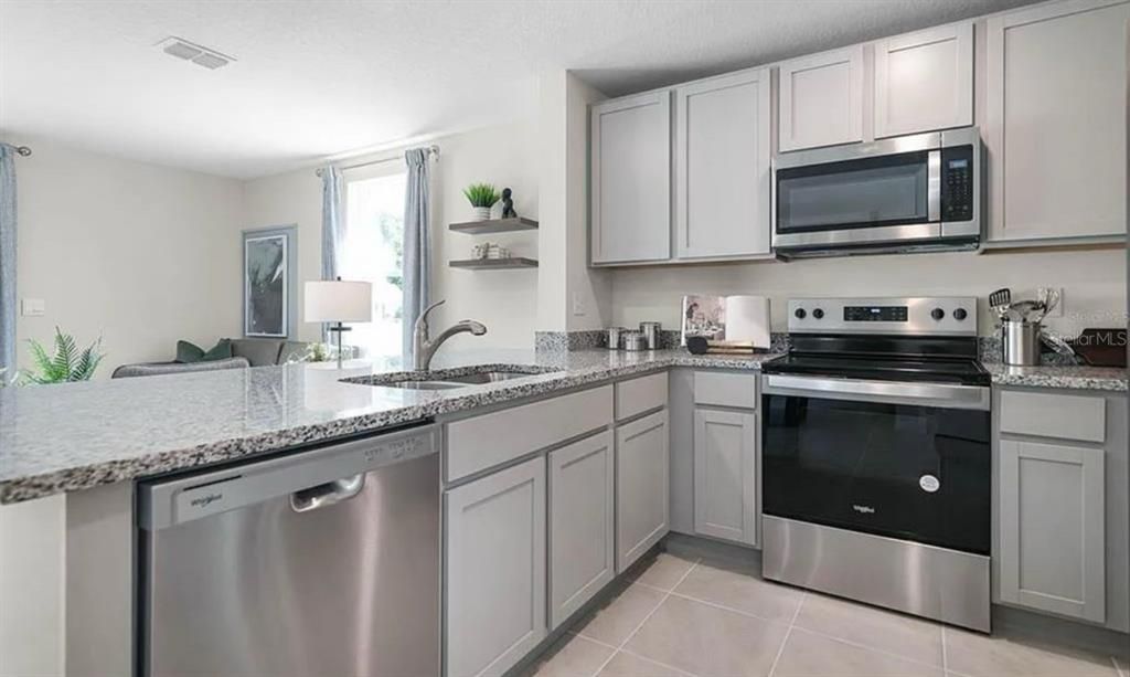 出租: $2,100 (3 贝兹, 2 浴室, 1463 平方英尺)