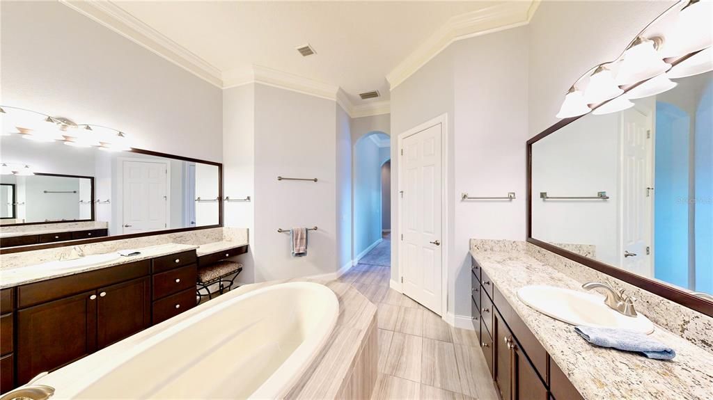 For Sale: $2,750,000 (7 beds, 5 baths, 5221 Square Feet)