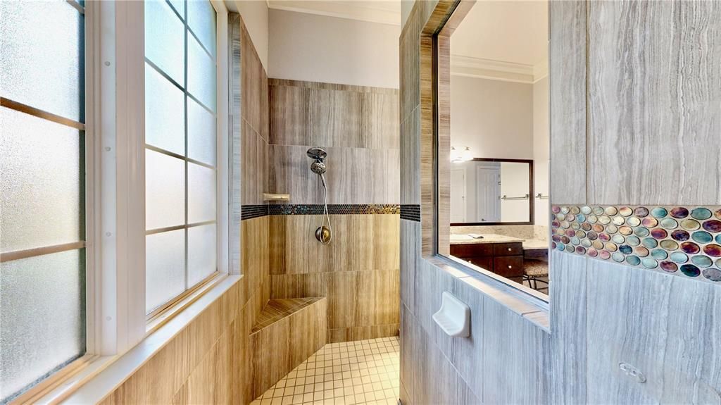 For Sale: $2,750,000 (7 beds, 5 baths, 5221 Square Feet)