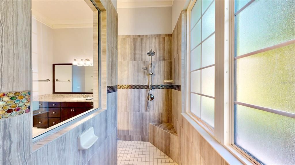 For Sale: $2,750,000 (7 beds, 5 baths, 5221 Square Feet)