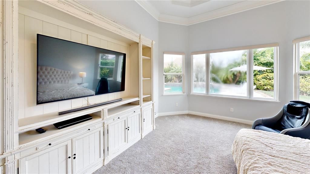 For Sale: $2,750,000 (7 beds, 5 baths, 5221 Square Feet)