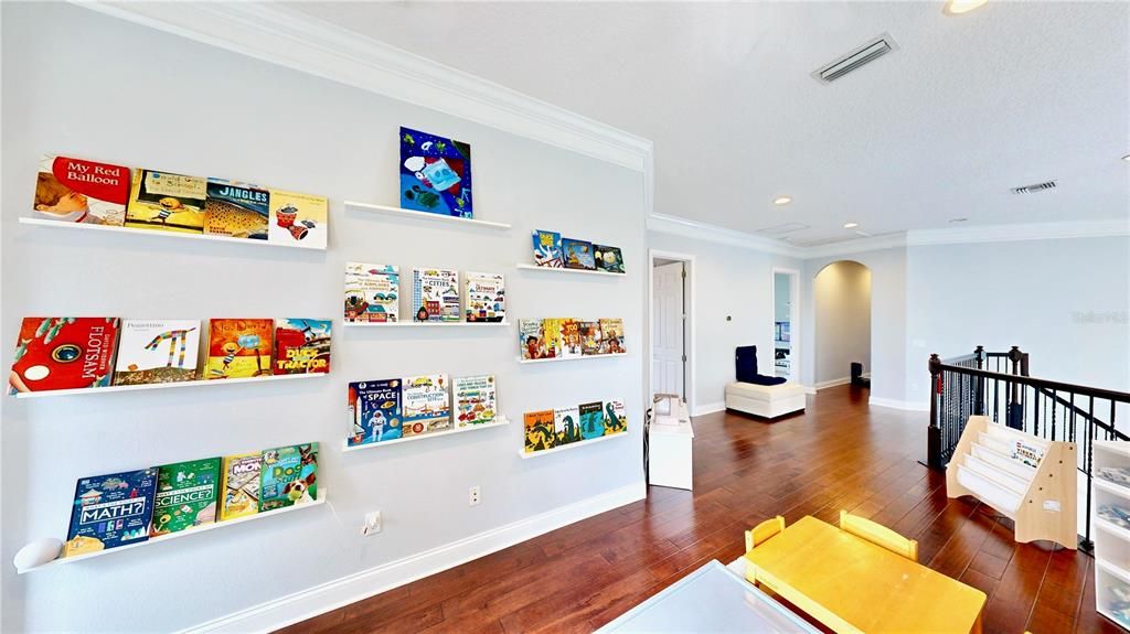 For Sale: $2,750,000 (7 beds, 5 baths, 5221 Square Feet)